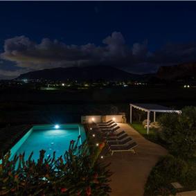 4 bedroom villa with infinity pool, Alcamo, sleeps 6-8
